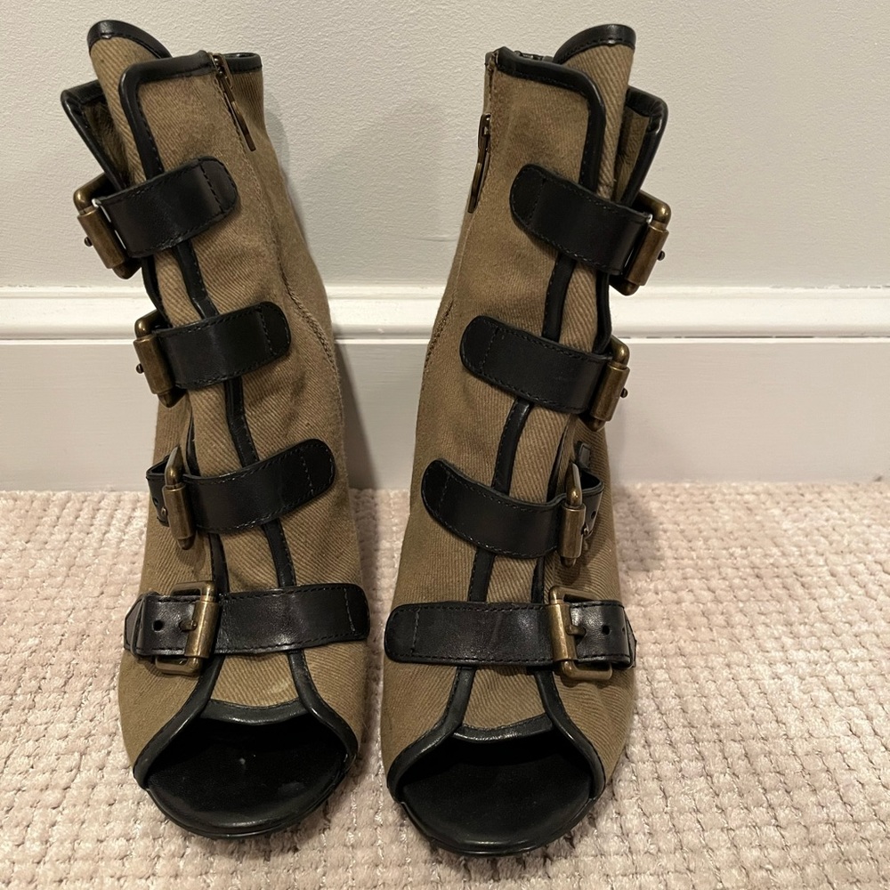 Listing for Rzaizy —Healed military boots by ASH good condition - Picture 3 of 16